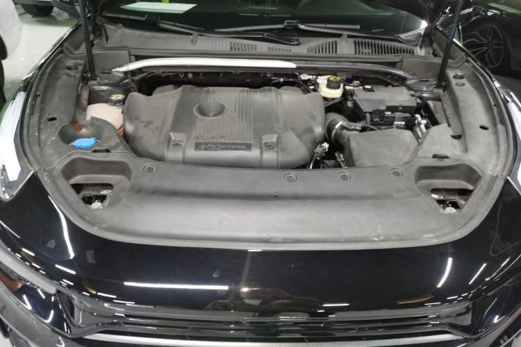 Used Lynk & Co 03 2022 03+ 2.0TD Automatic Wind-Chasing Edition Engine Bay