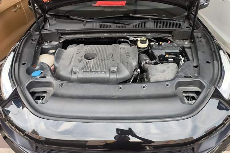 Used Lynk & Co 03 2022 2.0TD DCT JingPro Engine Bay
