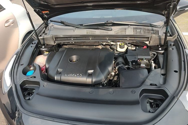 Used Lynk & Co 03 2022 2.0TD DCT JingPro Engine Bay