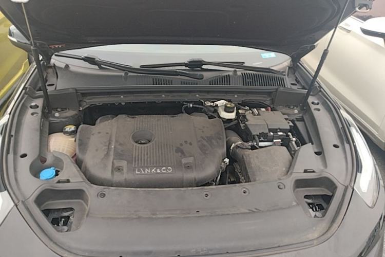 Used Lynk & Co 03 2022 2.0TD DCT JingPro Engine Bay