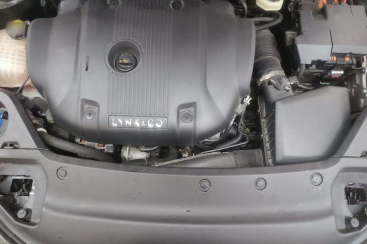 Used Lynk & Co 03 2022 2.0TD DCT JingPro Engine Bay