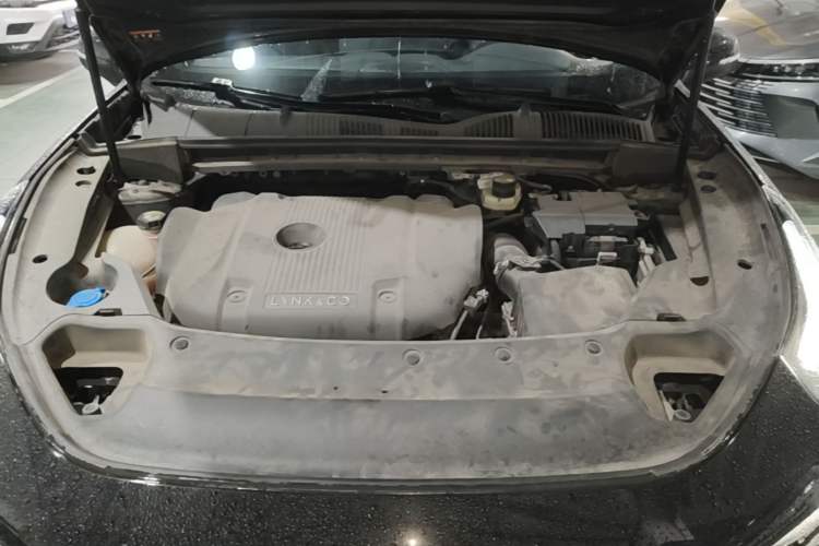 Used Lynk & Co 03 2022 2.0TD DCT JingPro Engine Bay
