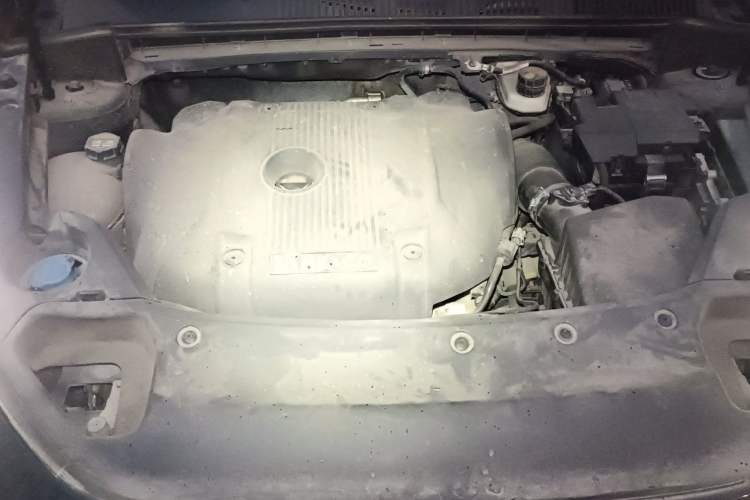 Used Lynk & Co 03 2022 2.0TD DCT JingPro Engine Bay