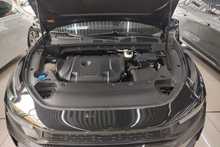Used Lynk & Co 03 2022 2.0TD DCT JingPro Engine Bay