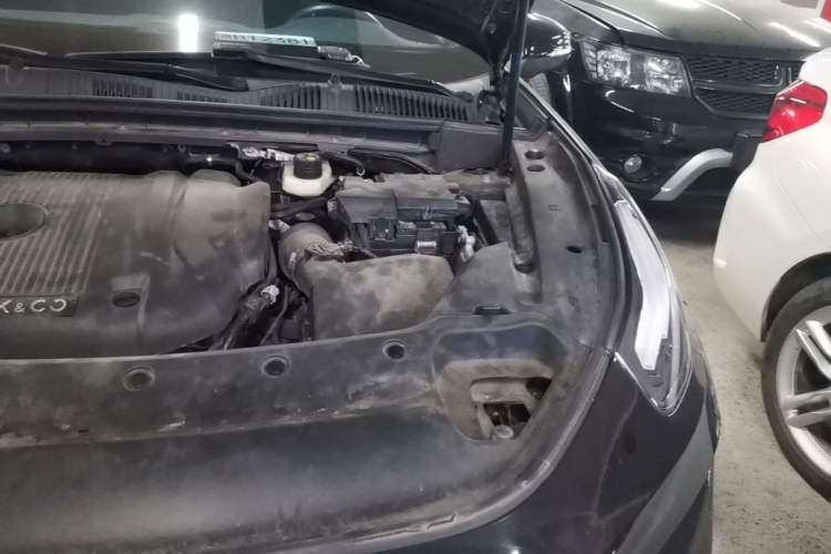 Used Lynk & Co 03 2022 2.0TD DCT JingPro Engine Bay Left