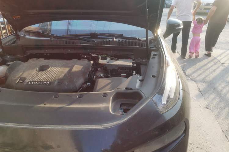 Used Lynk & Co 03 2022 2.0TD DCT JingPro Engine Bay Left