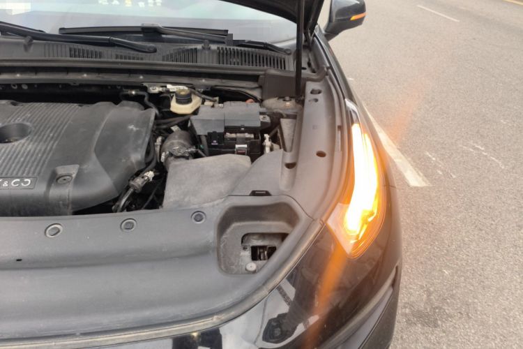 Used Lynk & Co 03 2022 2.0TD DCT JingPro Engine Bay Left