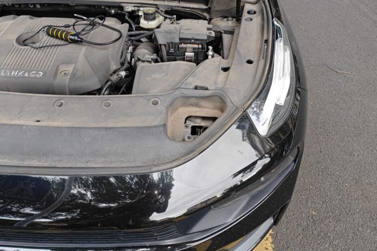 Used Lynk & Co 03 2022 2.0TD DCT JingPro Engine Bay Left