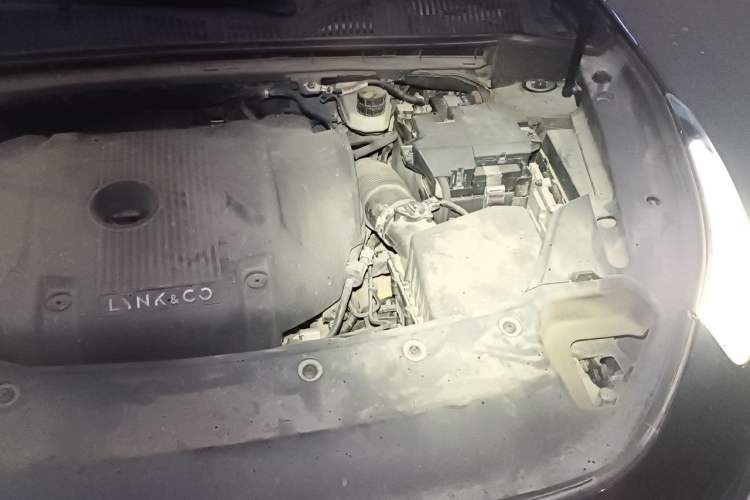 Used Lynk & Co 03 2022 2.0TD DCT JingPro Engine Bay Left