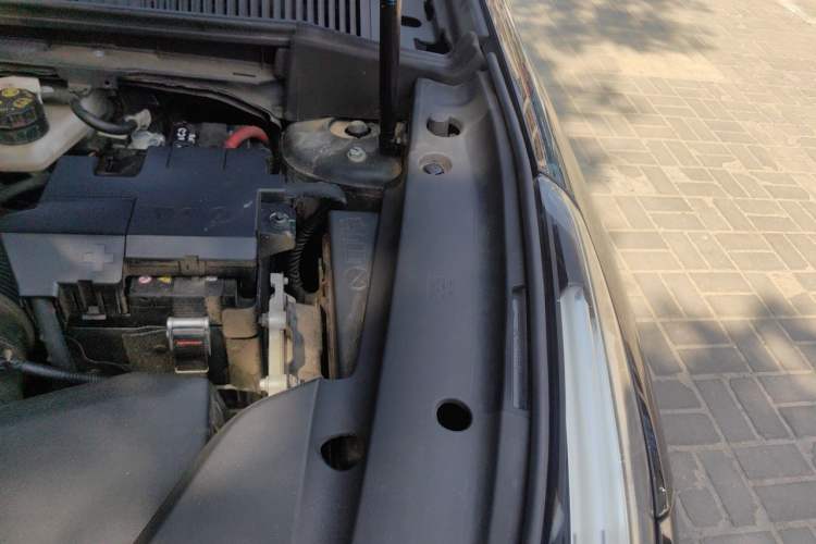 Used Lynk & Co 03 2022 2.0TD DCT JingPro Engine Bay Left