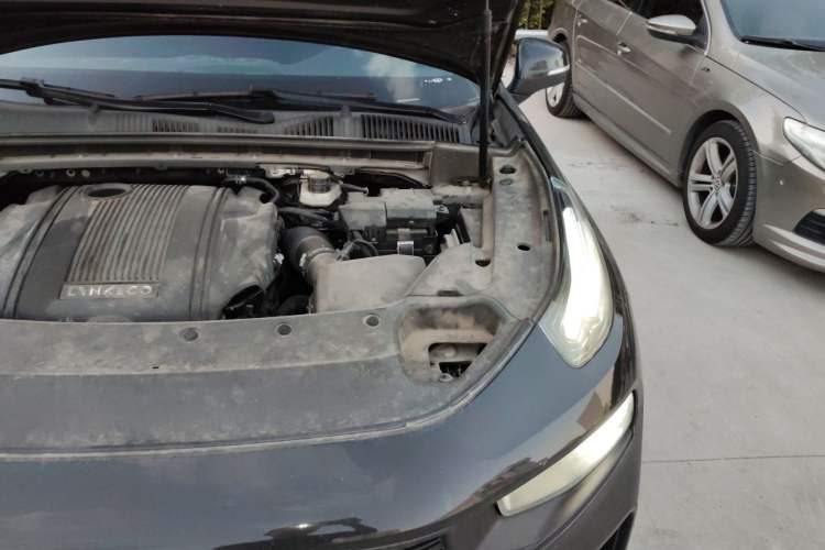Used Lynk & Co 03 2022 1.5TD DCT JingPro Engine Bay Left