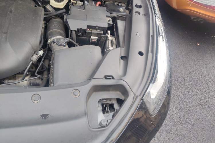 Used Lynk & Co 03 2022 2.0TD DCT JingPro Engine Bay Left