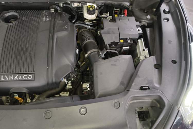 Used Lynk & Co 03 2022 1.5TD DCT JingPro Engine Bay Left