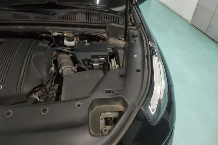 Used Lynk & Co 03 2022 1.5TD DCT JingPro Engine Bay Left