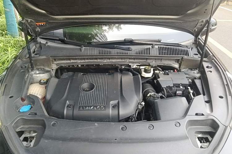 Used Lynk & Co 03 2022 2.0TD DCT JingPro Engine Bay