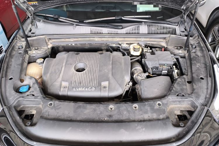 Used Lynk & Co 03 2022 2.0TD DCT JingPro Engine Bay
