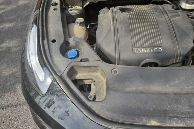 Used Lynk & Co 03 2022 1.5TD DCT JingPlus Engine Bay Right