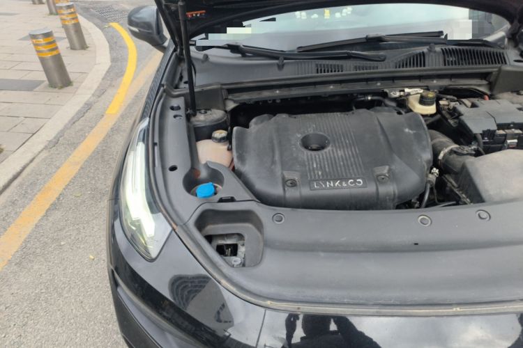 Used Lynk & Co 03 2022 2.0TD DCT JingPro Engine Bay Right