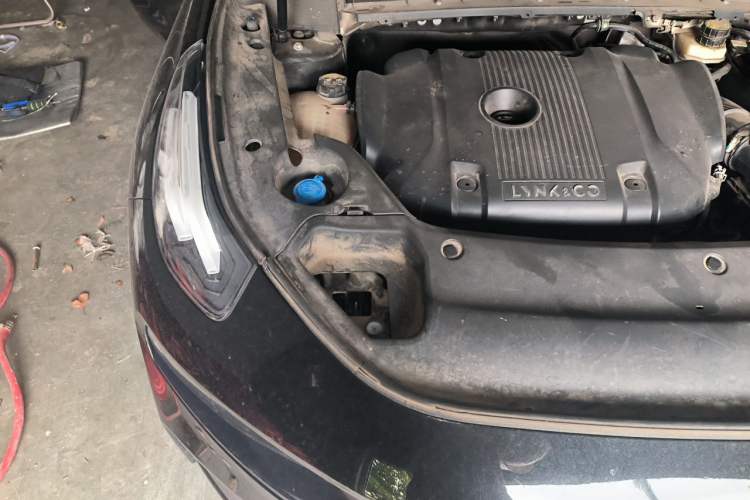 Used Lynk & Co 03 2022 2.0TD DCT JingPro Engine Bay Right