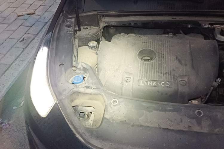 Used Lynk & Co 03 2022 2.0TD DCT JingPro Engine Bay Right