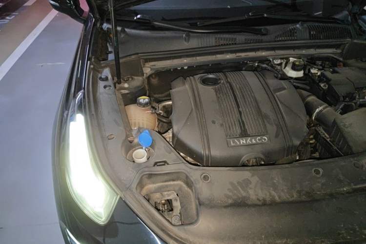 Used Lynk & Co 03 2022 1.5TD DCT JingPro Engine Bay Right