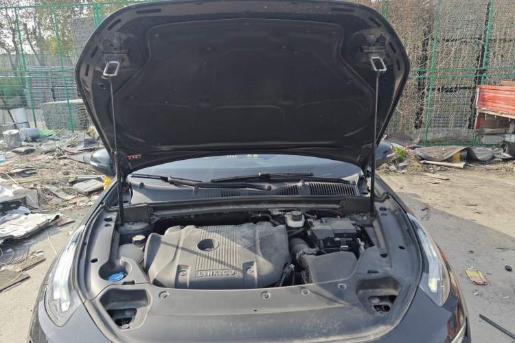 Used Lynk & Co 03 2022 2.0TD DCT JingPro Engine Bay