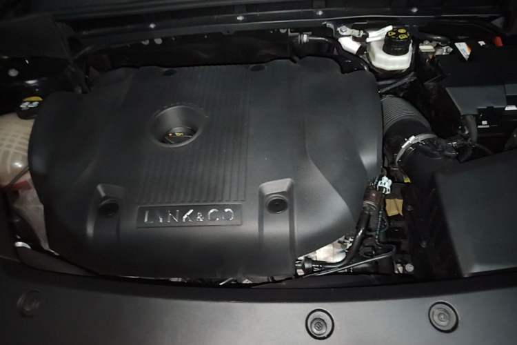 Used Lynk & Co 03 2022 2.0TD DCT GenioPlus Engine Bay