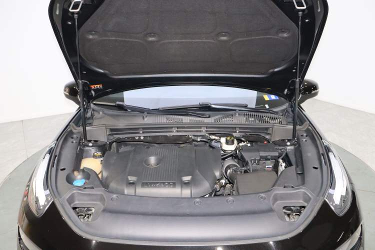 Used Lynk & Co 03 2022 2.0TD DCT JingPro Engine Bay