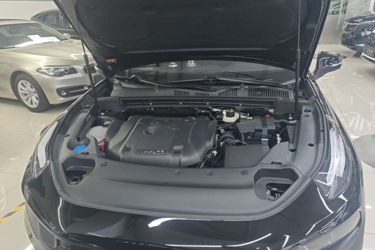 Used Lynk & Co 03 2022 2.0TD DCT JingPro Engine Bay