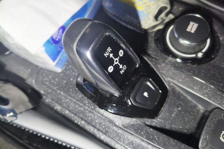 Used Lynk & Co 03 2022 2.0TD DCT JingPro Gear Lever