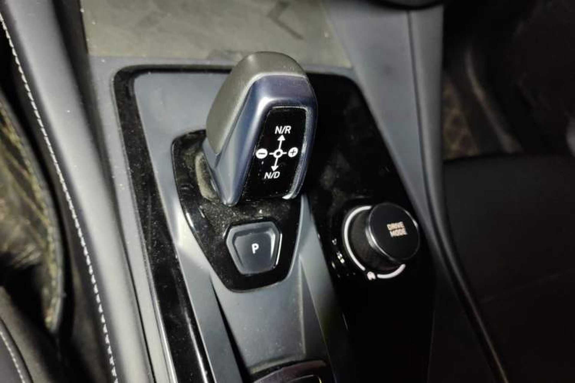 Used Lynk & Co 03 2022 2.0TD DCT JingPro Gear Lever
