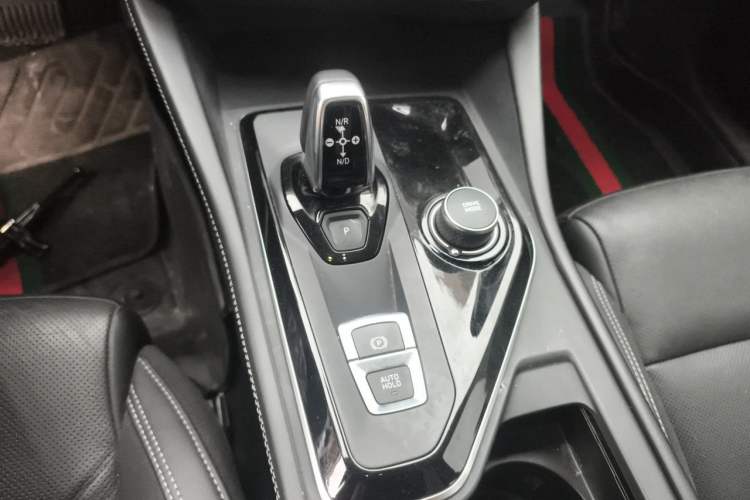 Used Lynk & Co 03 2022 2.0TD DCT JingPro Gear Lever