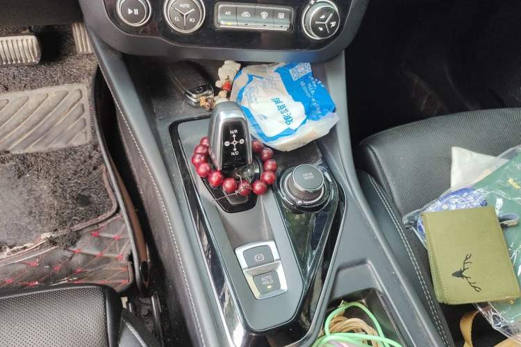 Used Lynk & Co 03 2022 1.5TD DCT JingPro Gear Lever