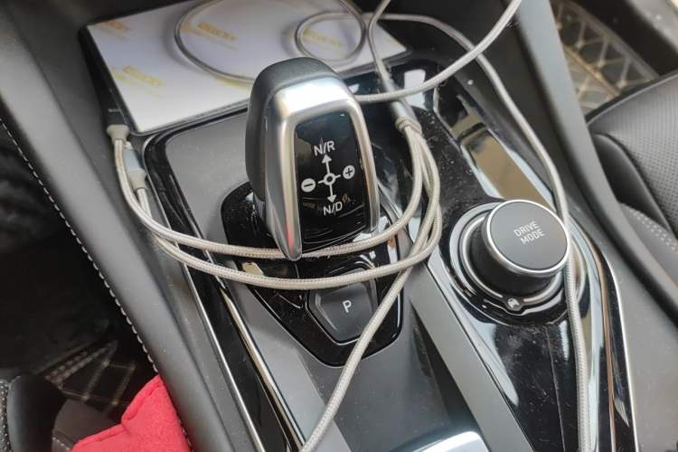 Used Lynk & Co 03 2022 1.5TD DCT JingPro Gear Lever