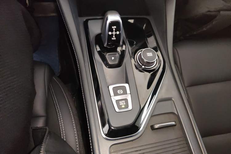 Used Lynk & Co 03 2022 1.5TD DCT JingPlus Gear Lever