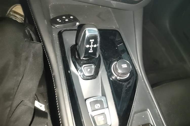 Used Lynk & Co 03 2022 1.5TD DCT JingPro Gear Lever