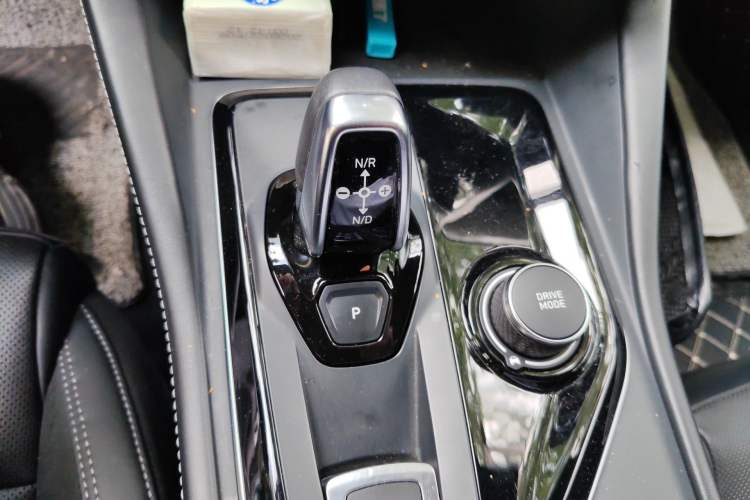 Used Lynk & Co 03 2022 1.5TD DCT JingPro Gear Lever
