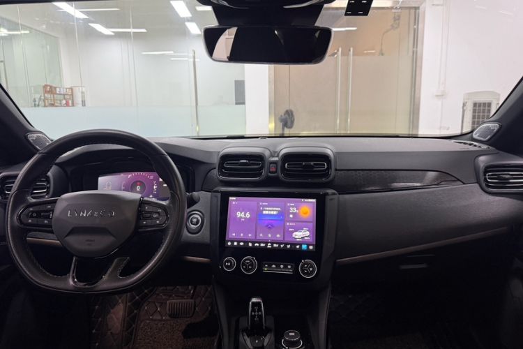 Used Lynk & Co 03 2022 2.0TD DCT JingPro Interior 1