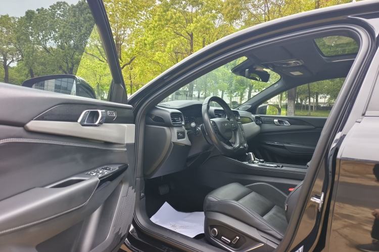 Used Lynk & Co 03 2022 2.0TD DCT JingPro Interior 1