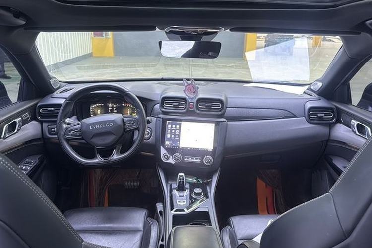 Used Lynk & Co 03 2022 2.0TD DCT JingPro Interior 2