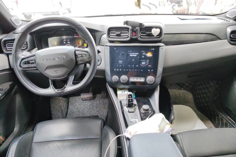 Used Lynk & Co 03 2022 1.5TD DCT JingPro Interior 2