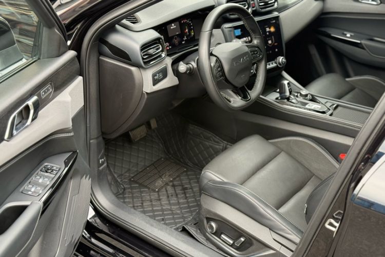 Used Lynk & Co 03 2022 2.0TD DCT JingPro Interior 3