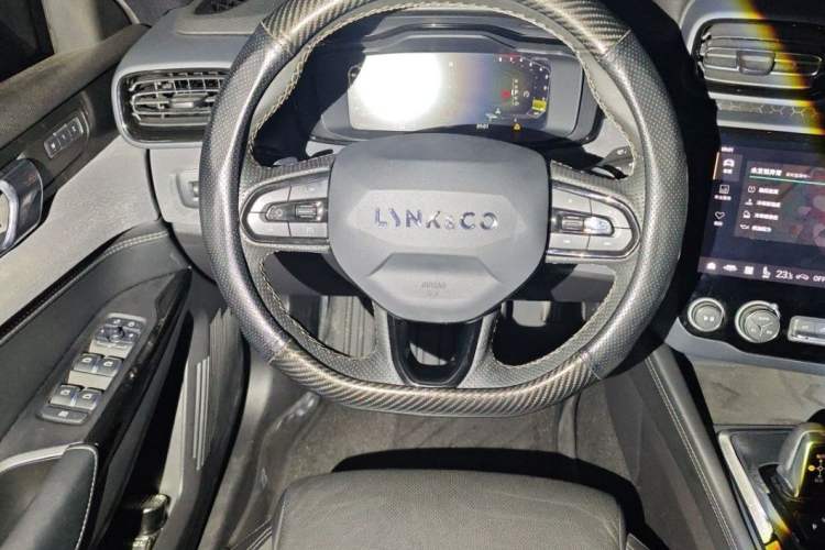 Used Lynk & Co 03 2022 2.0TD DCT JingPro Interior 3