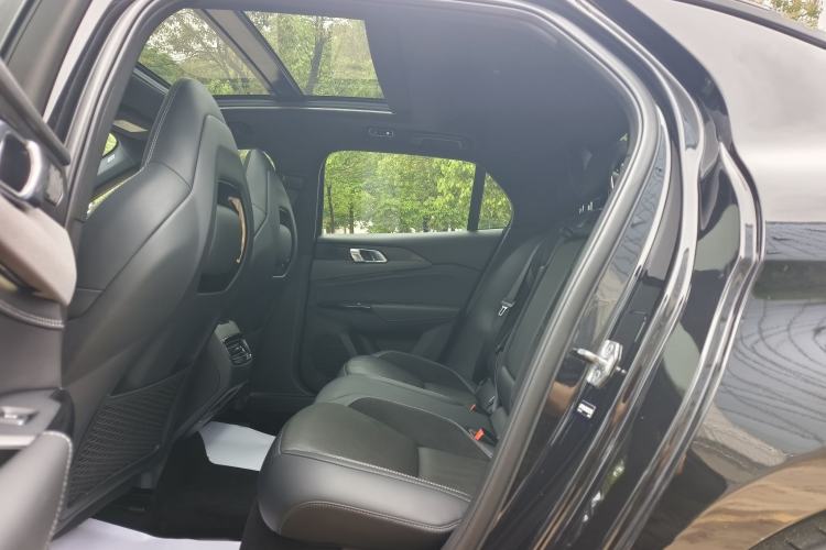 Used Lynk & Co 03 2022 2.0TD DCT JingPro Interior 3