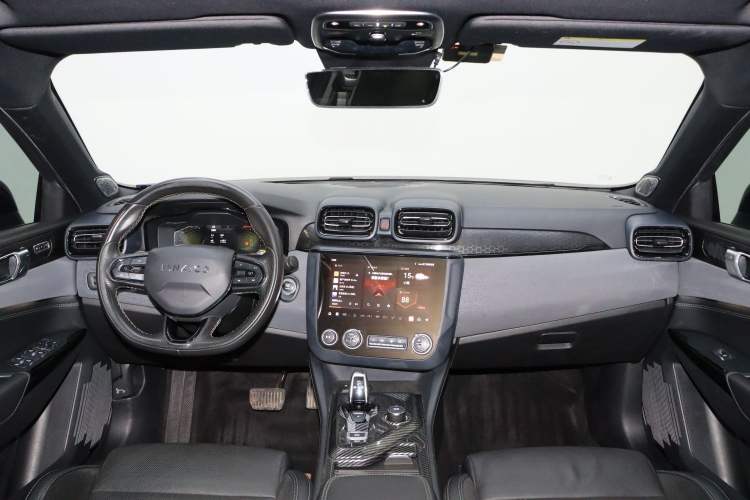 Used Lynk & Co 03 2022 2.0TD DCT JingPro Interior 3