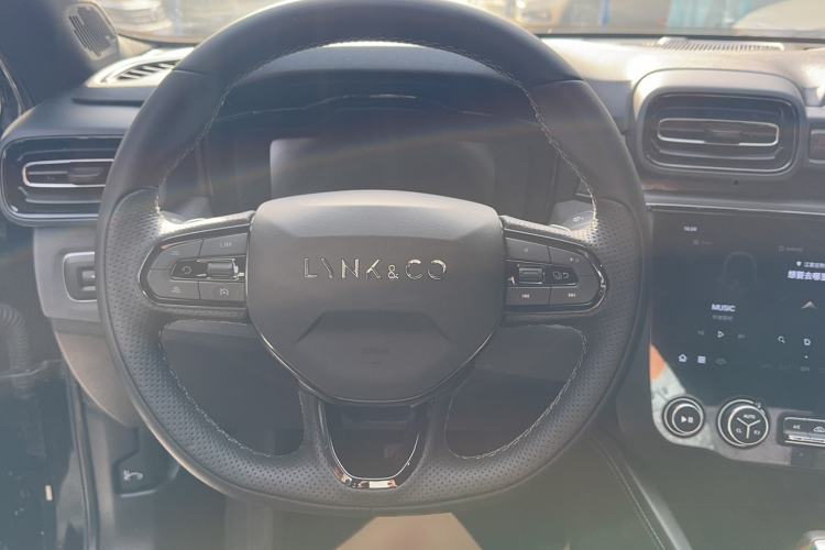 Used Lynk & Co 03 2022 2.0TD DCT GenioPlus Interior 5