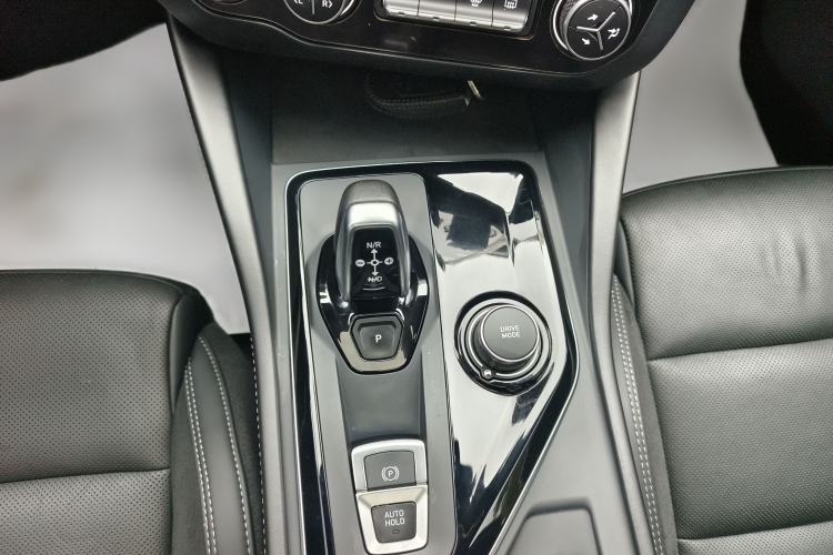 Used Lynk & Co 03 2022 2.0TD DCT JingPro Interior 8