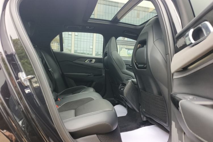 Used Lynk & Co 03 2022 2.0TD DCT JingPro Interior 9