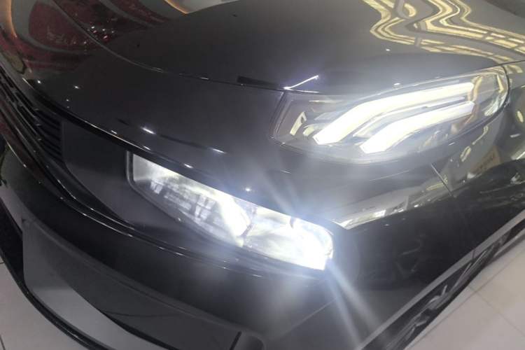 Used Lynk & Co 03 2022 2.0TD DCT GenioPlus Left Front Headlight