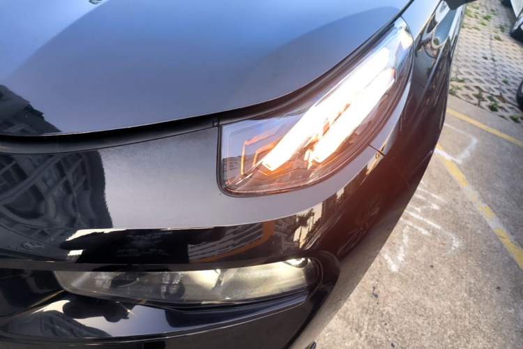 Used Lynk & Co 03 2022 03+ 2.0TD Automatic Performance Package Left Front Headlight